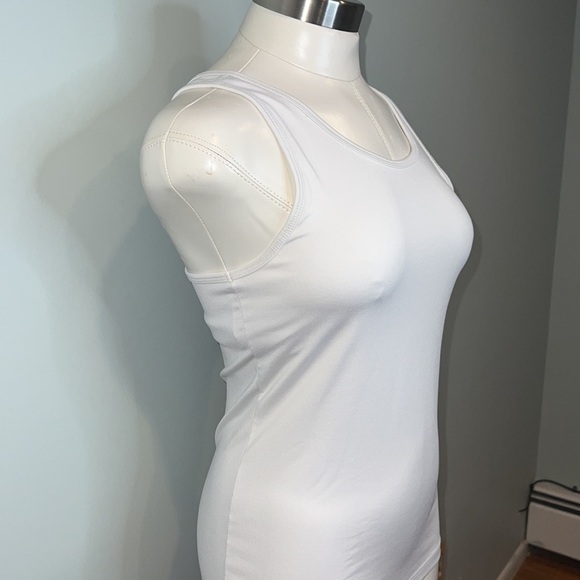 Women’s Champion Athletic White Tank Top with Built in bra - Picture 4 of 8